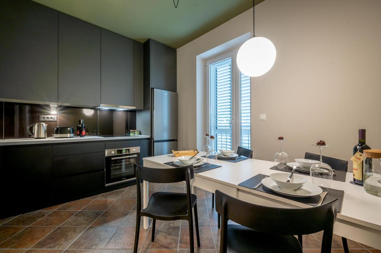 Green, Deluxe Two Bedroom Suite Split Ngoại thất bức ảnh