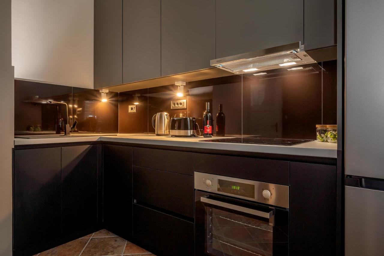Green, Deluxe Two Bedroom Suite Split Ngoại thất bức ảnh