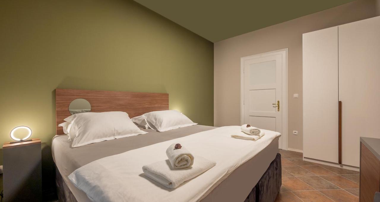 Green, Deluxe Two Bedroom Suite Split Ngoại thất bức ảnh