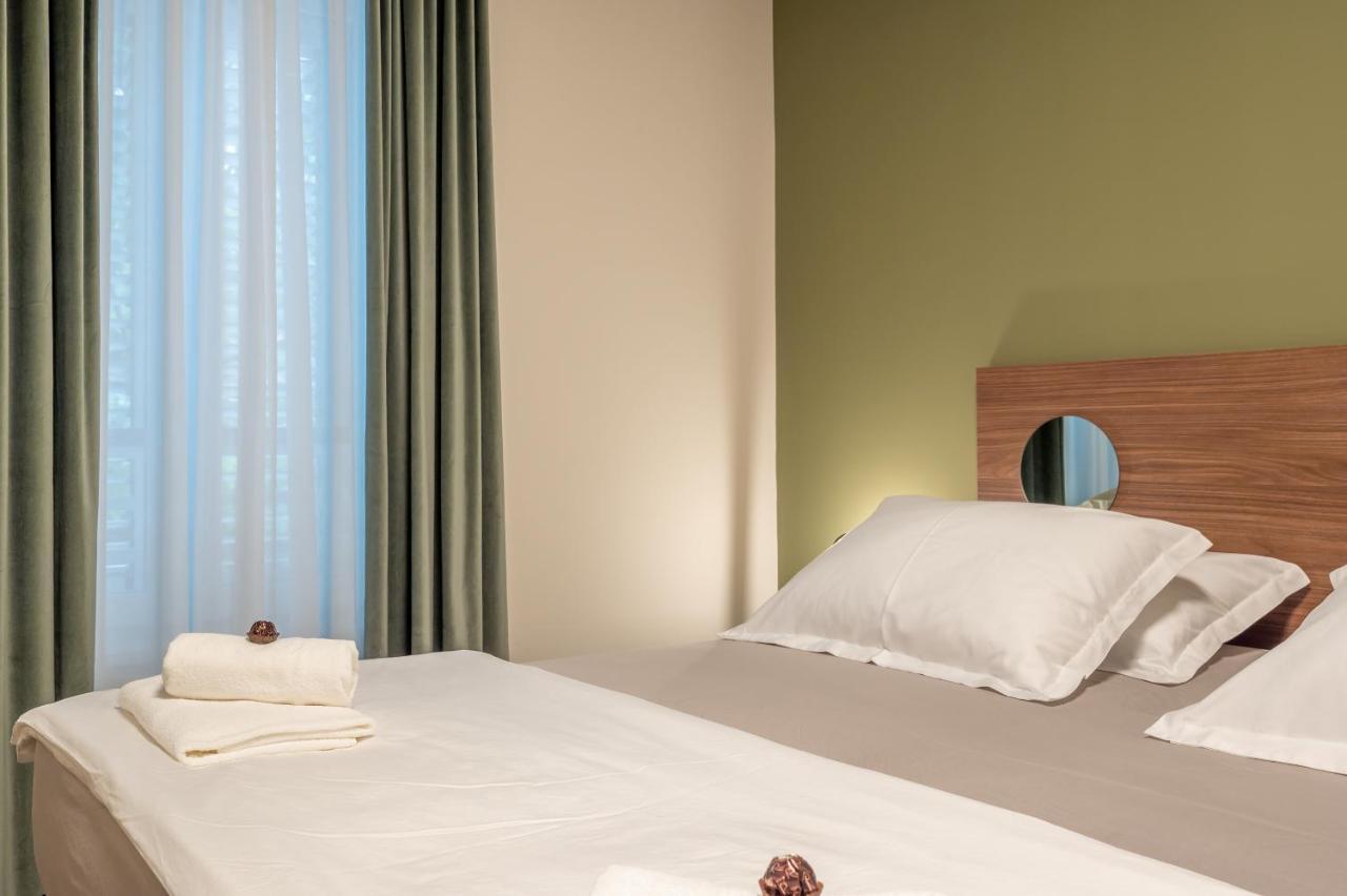 Green, Deluxe Two Bedroom Suite Split Ngoại thất bức ảnh