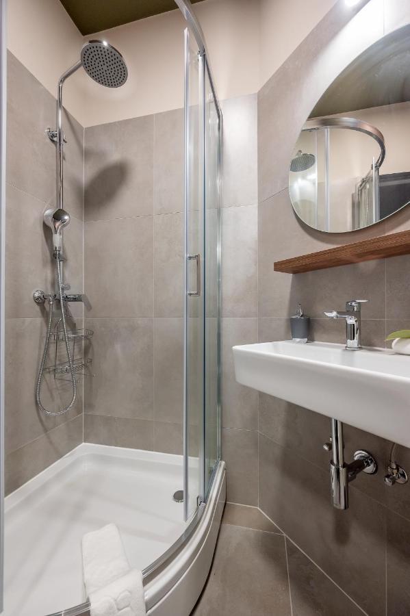 Green, Deluxe Two Bedroom Suite Split Ngoại thất bức ảnh